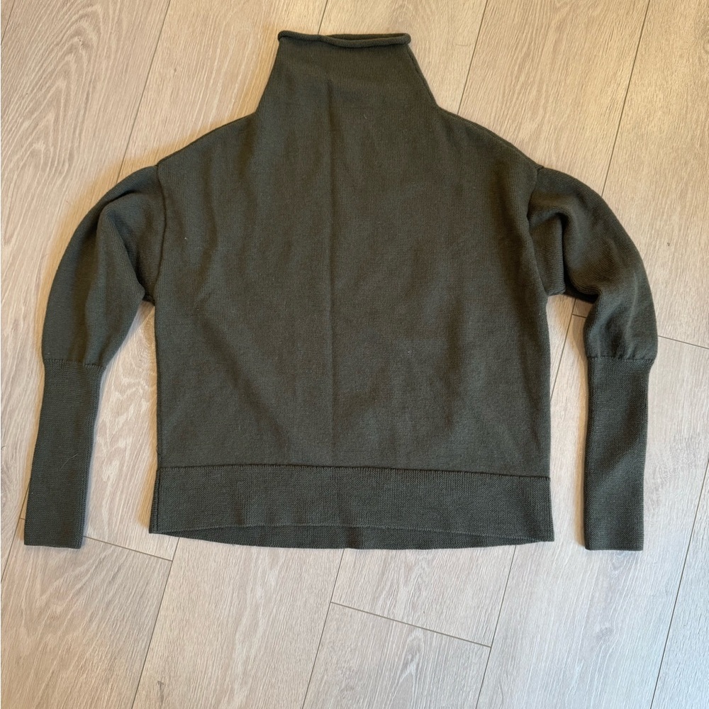Aritzia Wilfred Sweater